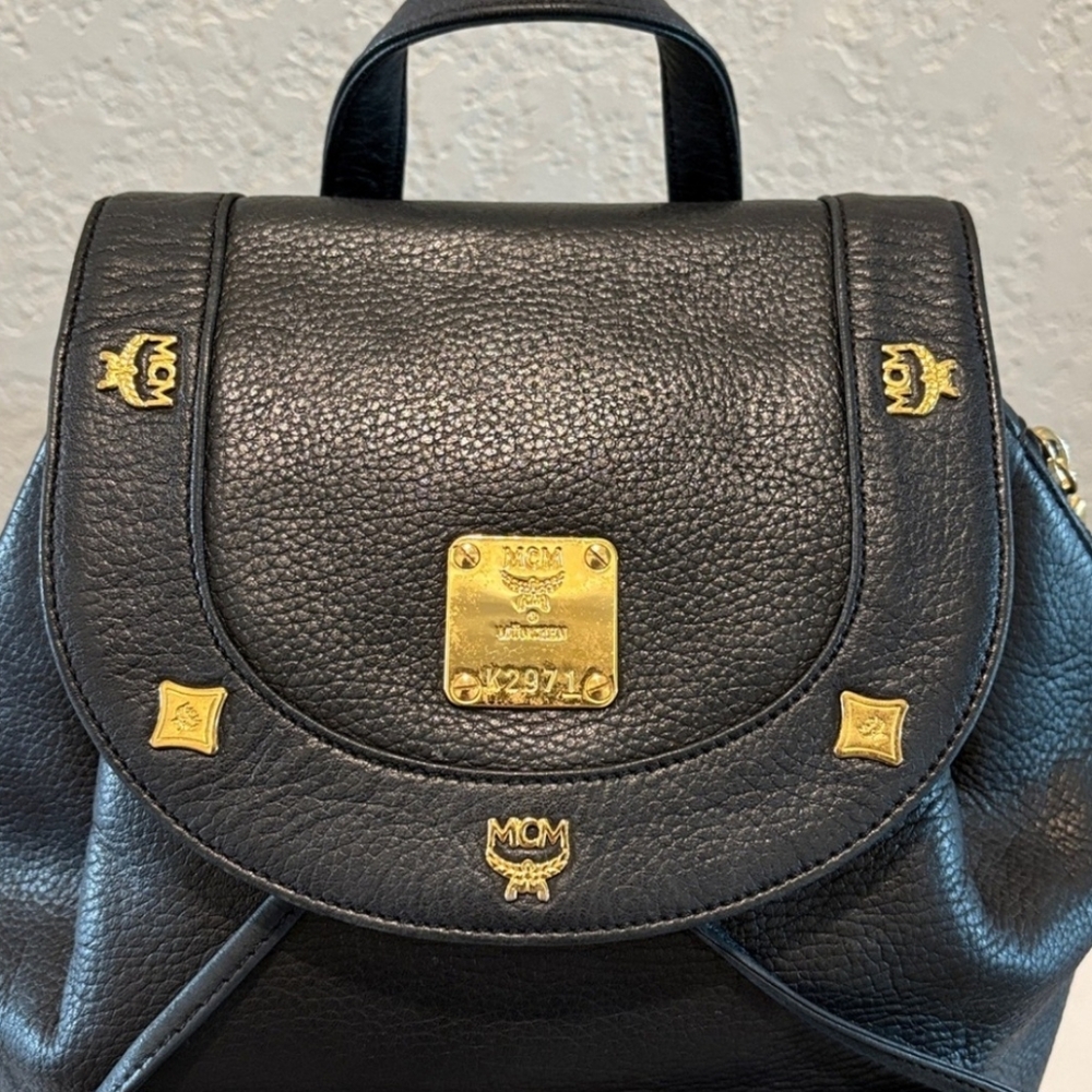 MCM Black Leather (Unisex) Backpack / Handbag Authentic ( EXCELLENT CONDITION) - Picture 4 of 14